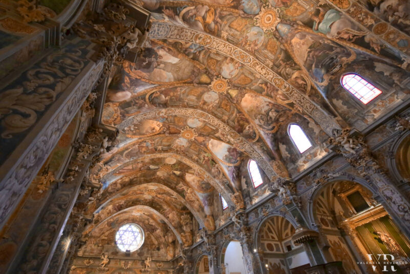 The painted ceiling of Iglesia de San Nicolás