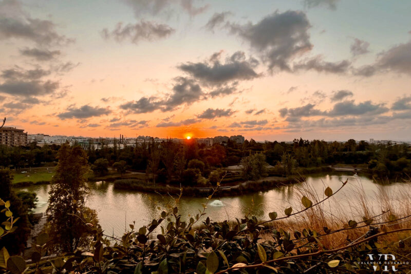 Sunset over the Cabecera park and lake