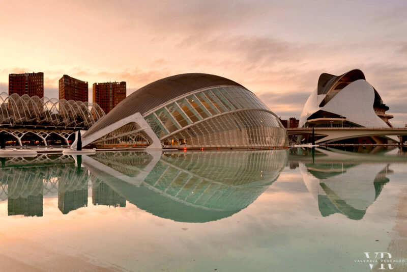 Tow futuristic looking buildings in Valencia