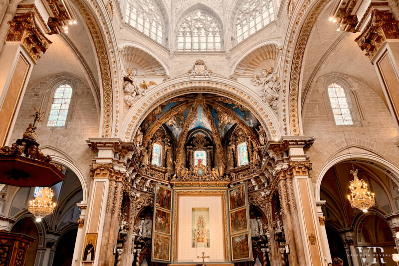 The intricate altar of the Valencia Cathedral